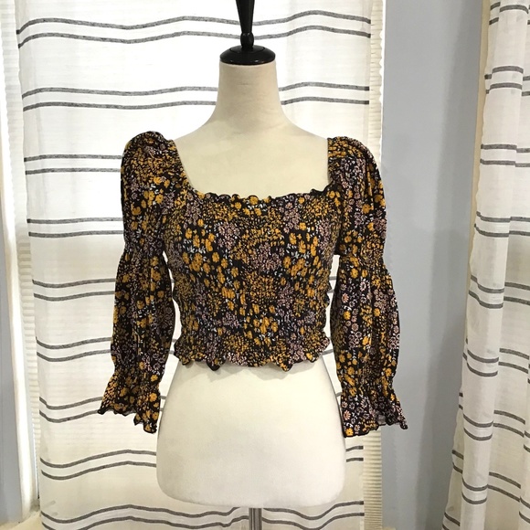 Topshop Tops - Topshop Women Size 6 Cropped Puff Sleeve Flounce Smocked Blouse Micro Floral